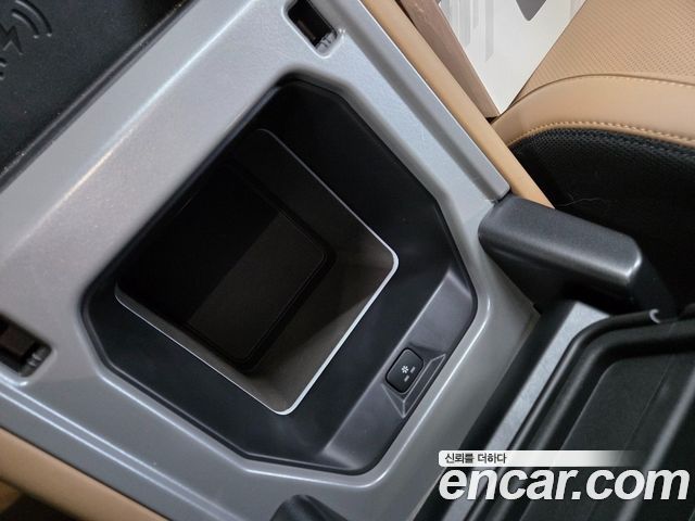 Land Rover Defender 2025 — photo 13