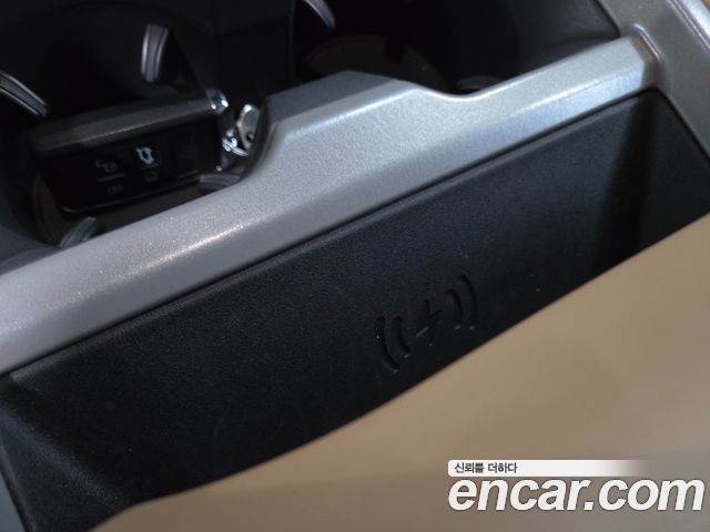 Land Rover Defender 2025 — photo 14