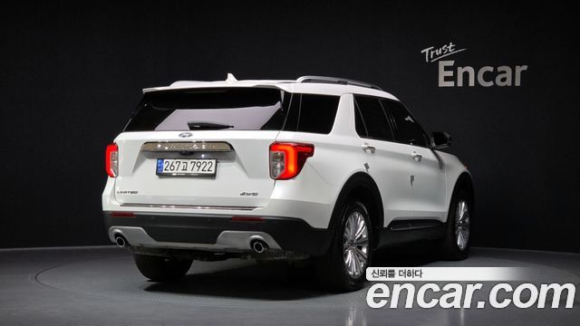 Ford Explorer 2021 — photo 2