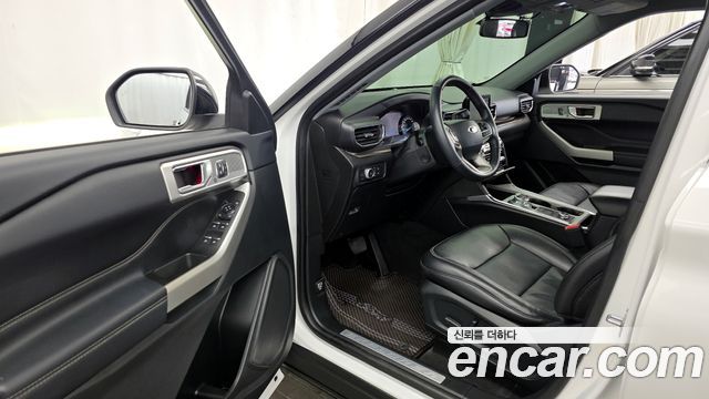 Ford Explorer 2021 — photo 10