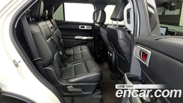 Ford Explorer 2021 — photo 12