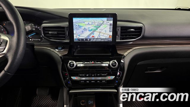 Ford Explorer 2021 — photo 14