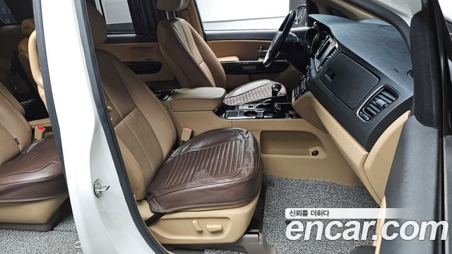 Kia Canival 2019 — photo 10