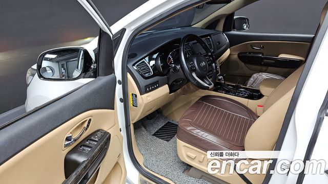 Kia Canival 2019 — photo 12
