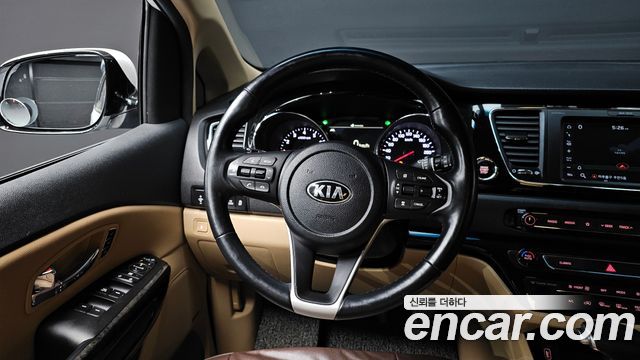 Kia Canival 2019 — photo 13