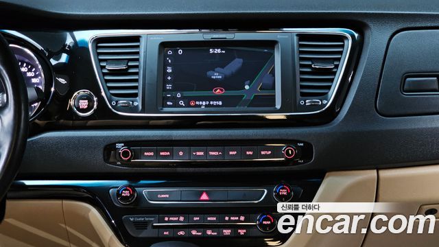 Kia Canival 2019 — photo 14