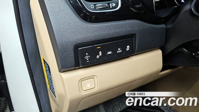 Kia Canival 2019 — photo 16