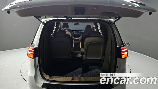 Kia Canival 2019 — photo 20