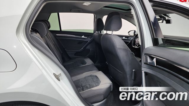 Volkswagen Golf 2015 — photo 12