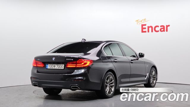 BMW 5-Series 2018 — photo 2