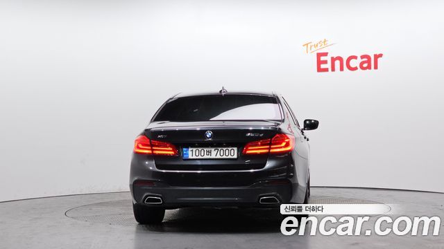 BMW 5-Series 2018 — photo 4