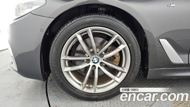 BMW 5-Series 2018 — photo 5