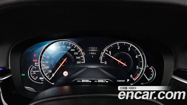 BMW 5-Series 2018 — photo 8
