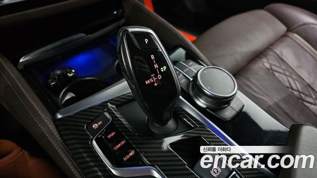 BMW 5-Series 2018 — photo 9