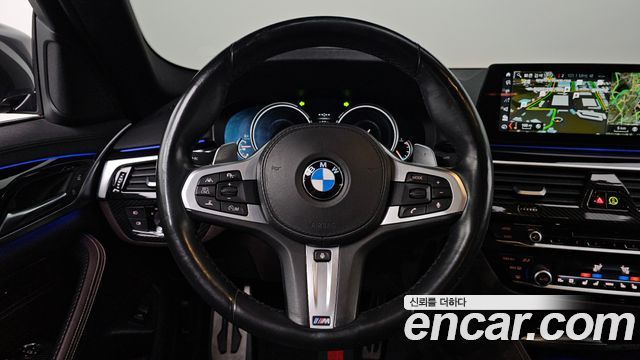 BMW 5-Series 2018 — photo 14