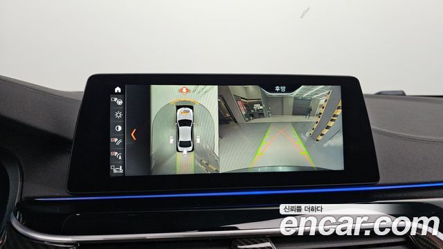 BMW 5-Series 2018 — photo 16