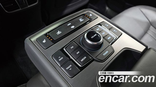 Hyundai Genesis 2016 — photo 18