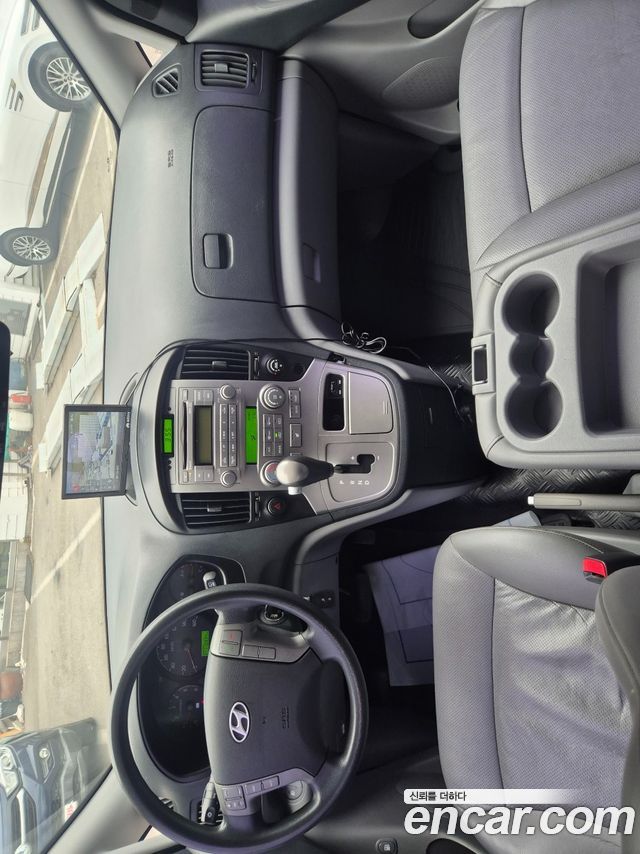 Hyundai Starex 2015 — photo 9