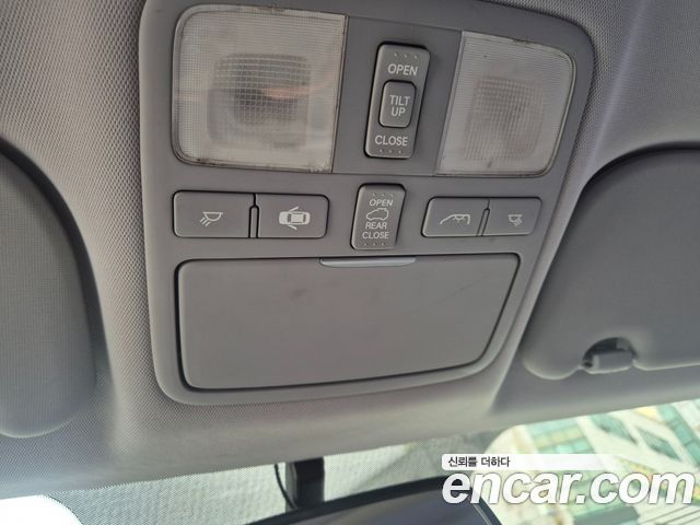 Hyundai Starex 2015 — photo 15