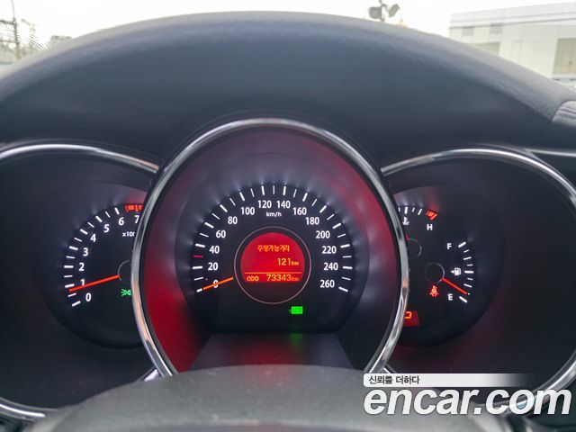 Kia K5 2012 — photo 7