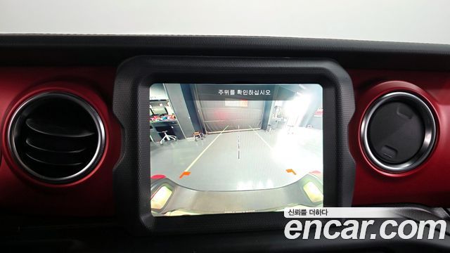 Jeep Gladiator 2021 — photo 16