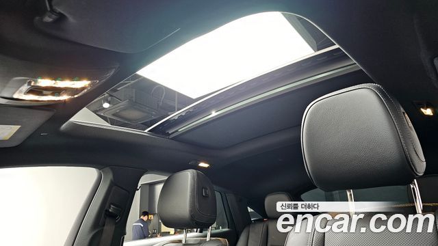 Mercedes-Benz GLE-Class 2023 — photo 19