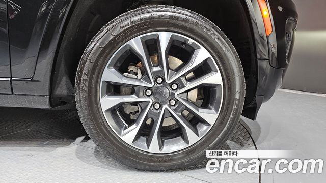 Jeep Cherokee 2023 — photo 5