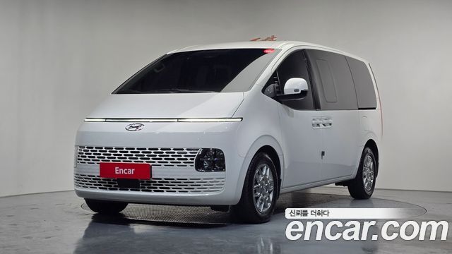 Hyundai Staria 2024 — photo 1