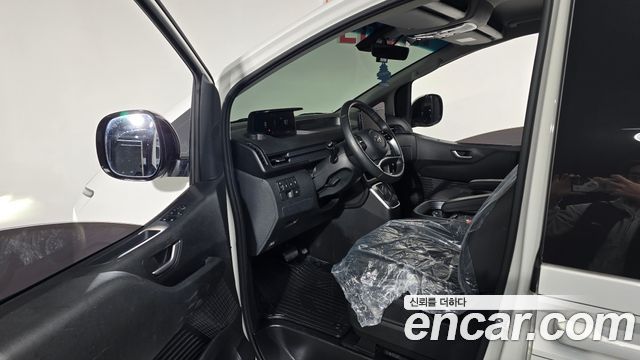 Hyundai Staria 2024 — photo 10