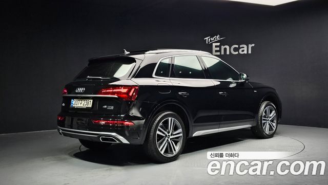 Audi Q5 2021 — photo 2