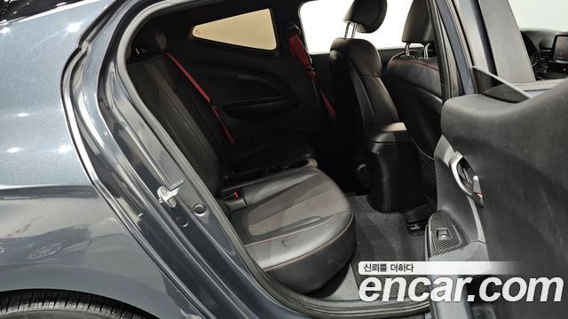 Hyundai Veloster 2018 — photo 12