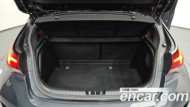 Hyundai Veloster 2018 — photo 20