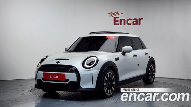 Mini Cooper 2023 — photo 21