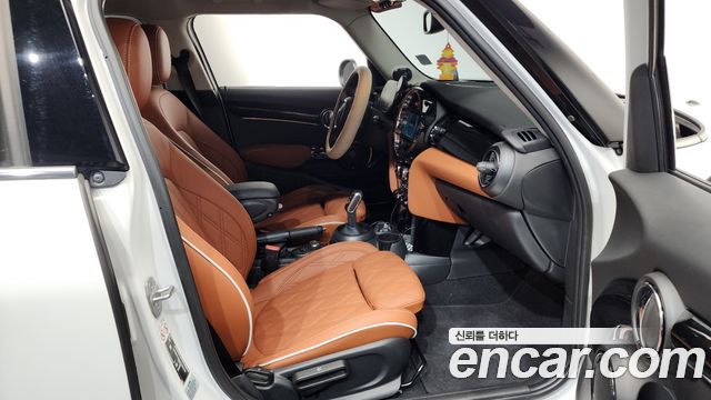 Mini Cooper 2023 — photo 11