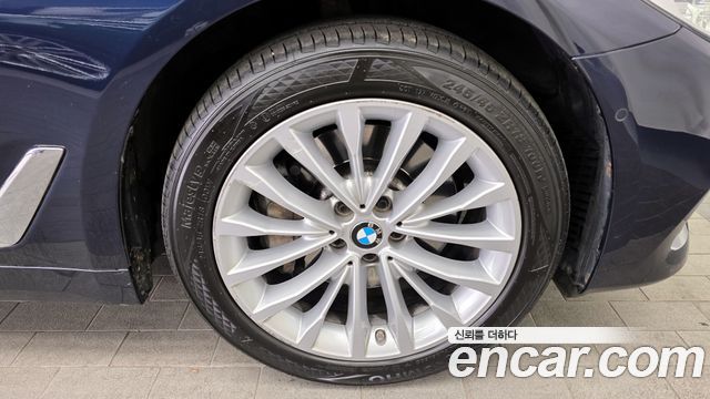 BMW 5-Series 2020 — photo 5