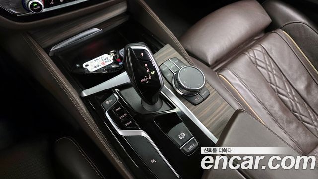 BMW 5-Series 2020 — photo 9