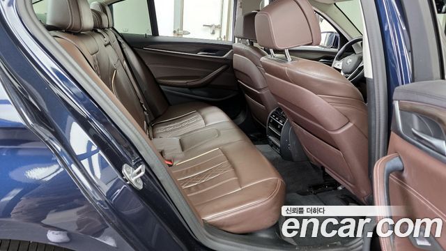 BMW 5-Series 2020 — photo 12