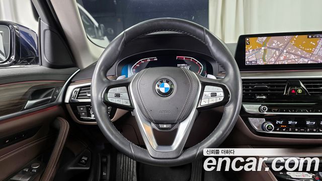 BMW 5-Series 2020 — photo 13