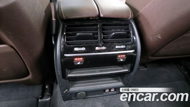 BMW 5-Series 2020 — photo 18