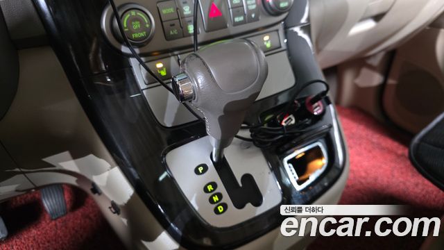 Kia Canival 2011 — photo 9