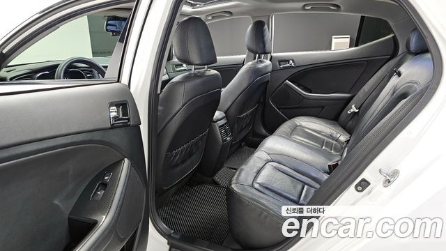 Kia K5 2013 — photo 10