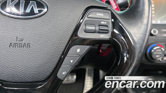 Kia K3 2017 — photo 16