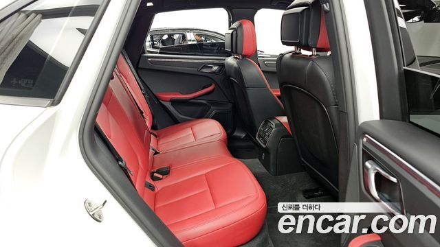 Porsche Macan 2021 — photo 12
