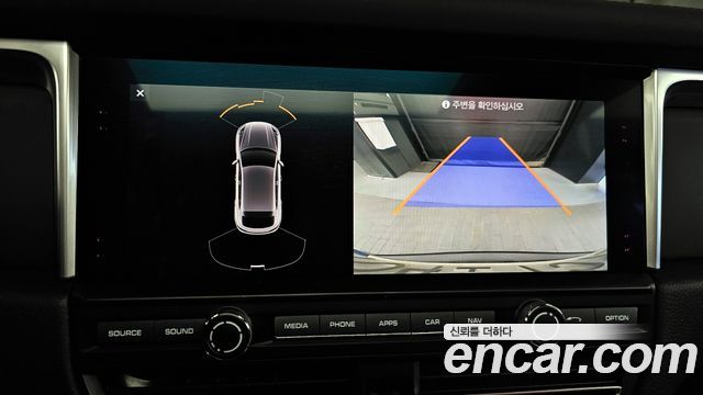 Porsche Macan 2021 — photo 16