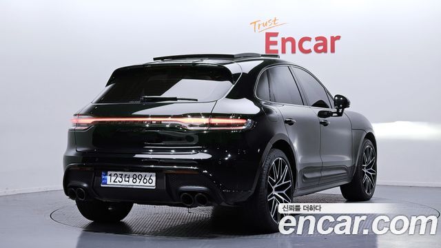 Porsche Macan 2023 — photo 2