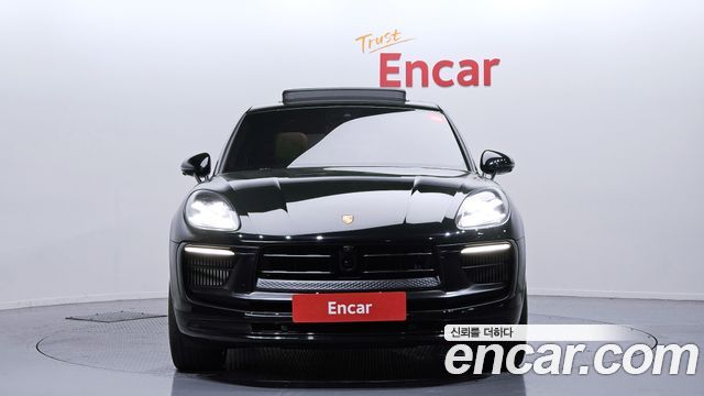 Porsche Macan 2023 — photo 3