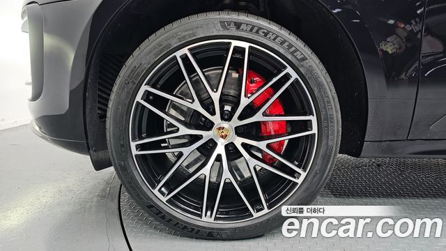 Porsche Macan 2023 — photo 5