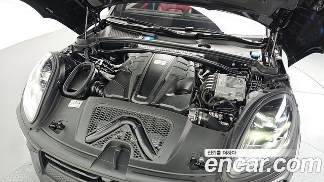 Porsche Macan 2023 — photo 6