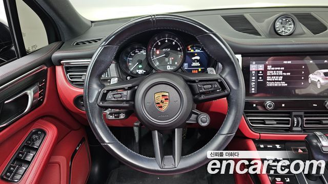 Porsche Macan 2023 — photo 13