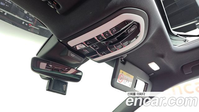 Porsche Macan 2023 — photo 14